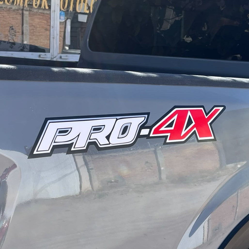 Calcomanías PRO-4X para Nissan Frontier 60x10 cm – Par en Vinil